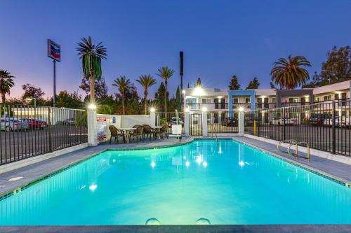 Hotel Seville - Ontario Airport/Chino in Ontario, USA