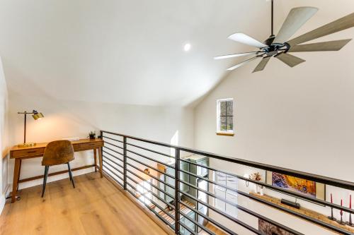 Brand-New Cabin 5 Wooded Acres, 4 Mi to Ligonier! in 萊格奈爾