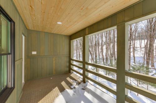 Brand-New Cabin 5 Wooded Acres, 4 Mi to Ligonier! in 萊格奈爾