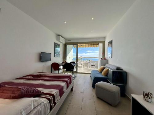Studio moderne, 2 couchages, climatisé avec parking à Villeneuve Loubet Plage - FR-1-252A-19