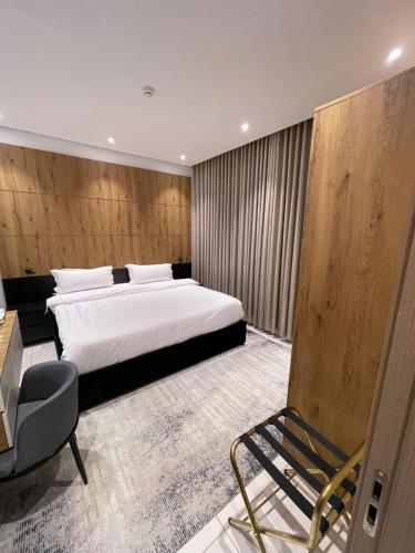 Dana Al-Fajr Serviced Apartments - Tap to explore photos
