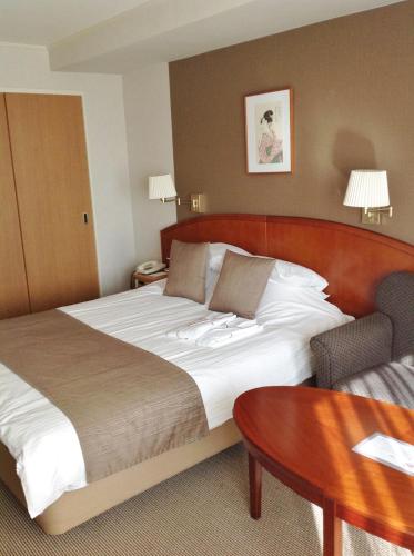 room detail thumbnail 1