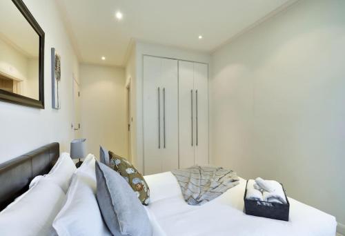 Amazing 2 bed in Canary Wharf - image 5