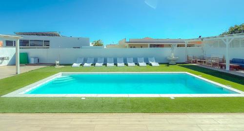 3 bedrooms, 5 beds