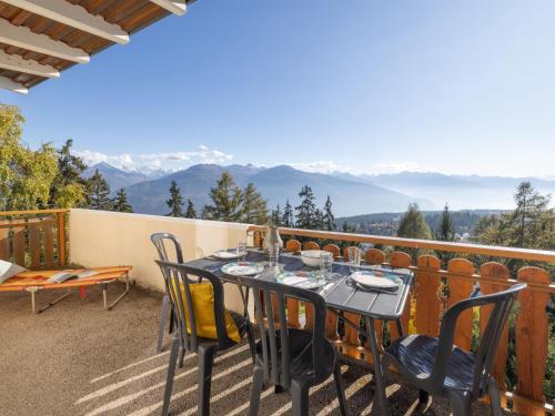 Apartment Vermala Soleil B 13 COMBI by Interhome in Crans-Montana, Schweiz
