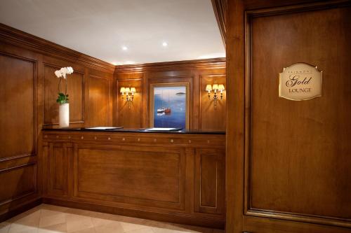 Fairmont Gold One Bedroom King Suite One King with Lounge Access