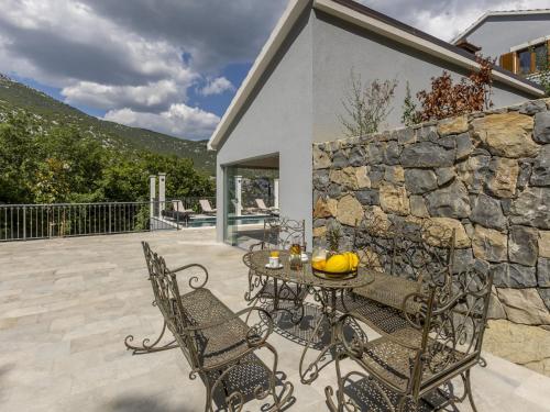 Balkons/terase, Villa Greystone by Interhome in Zvečanje