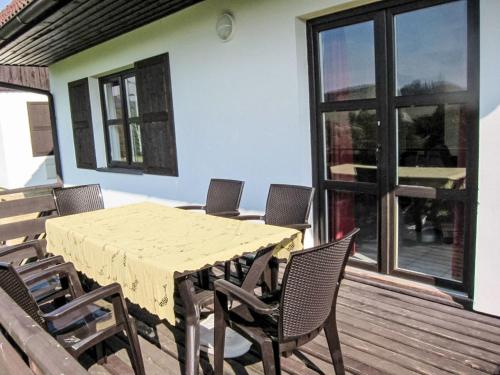 Balkons/terase, Holiday Home Green Valley Park Stárkov 9 by Interhome (Holiday Home Green Valley Park Starkov 9 by Interhome) in Stárkov
