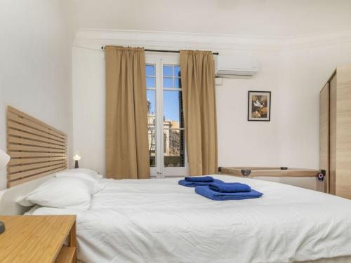 Apartment Rocafort - Plaza España by Interhome