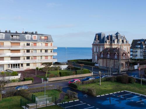 Apartment Les Caravelles-7 by Interhome - Location saisonnière - Cabourg