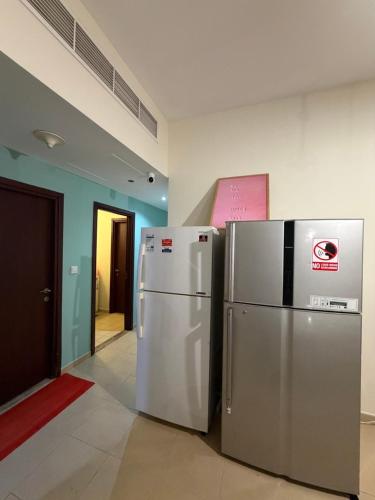 JBR Shared Hostel Premium Dubai 