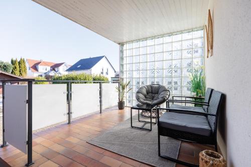 Balcony/terrace, Modernes Apartment mit Balkon & Parkplatz - AMA Home AMALI in Hiddenhausen