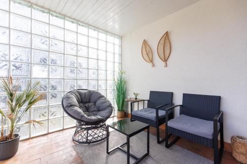 Balcony/terrace, Modernes Apartment mit Balkon & Parkplatz - AMA Home AMALI in Hiddenhausen