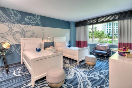 Loews Sapphire Falls Resort at Universal Orlando