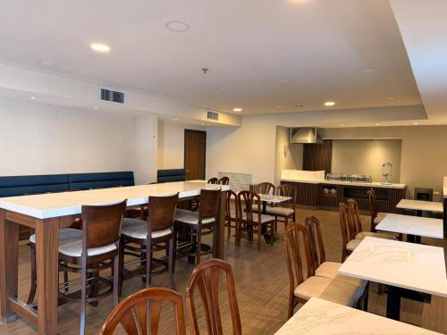 อาหารและเครื่องดื่ม, Victoria Inn in ซิอูดัด วิคตอเรีย