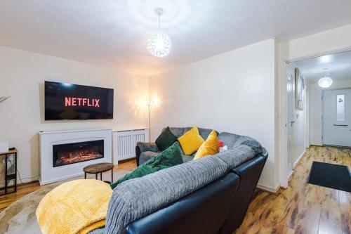 Contemporary Luxe - Lawnswood Lodge - Premium 3BR for Business & Leisure Stay Near Etihad & City Cen – khách sạn tại Manchester South