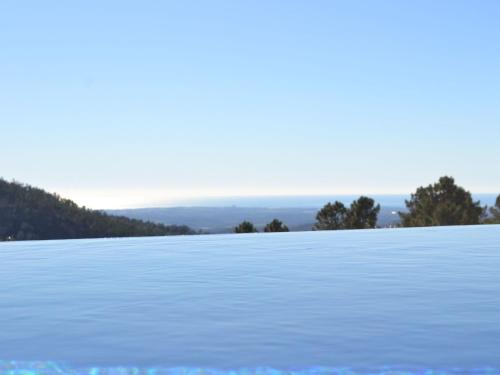 Holiday Home Luxuriöse Privatvilla mit Infinity-Pool by Interhome gîte à louer Meia Viana