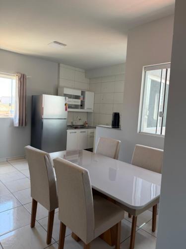 Cozinha, Apartamento Flores in Residencial Country Side Curitiba
