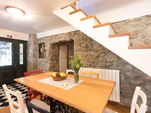 virtuve, Holiday Home Haus mit modernem Interieur und einer alten Taverne by Interhome in Sroki