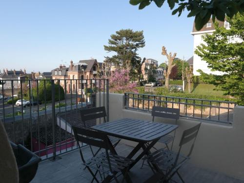 Apartment Schöne Unterkunft mit Terrasse in der Nähe des Meeres by Interhome (Apartment Schone Unterkunft mit Terrasse in der Nahe des Meeres by Interhome) in 維萊敘爾梅爾
