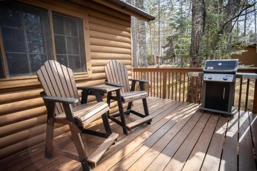 Hotelli välisilme, Quintessential Northwoods - Traditional Cabin - Parking - Fast Wi-Fi CB03 in Babbitt