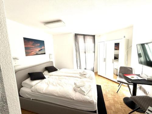 Apartment Studio im Zentrum- Schwimmbad und 400m von Skiliften entfernt by Interhome