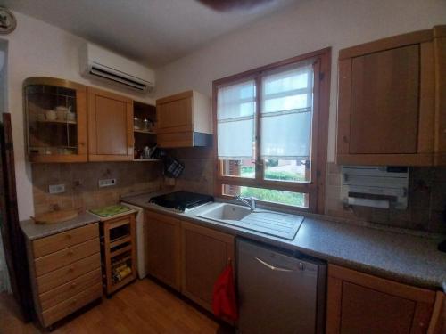 Apartment Wohnung Baia 2 - Casa Rossella by Interhome