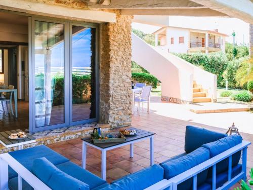 Apartment Wohnung in Balestrate mit Schwimmbad und Meerblick by Interhome