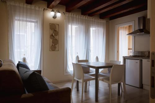 Piccola Venezia Apartments - image 4