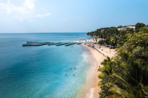주변 명소, Coral Of The Seas - Sun Coral in 아구아다