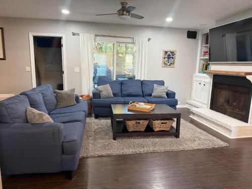 Full townhouse near Shem Creek & Downtown with Hot Tub – khách sạn tại Mount Pleasant