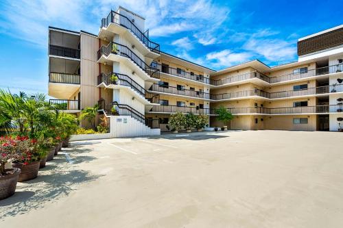 Kona Plaza 201 - image 9