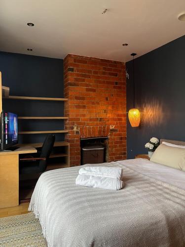 Gorgeous 4BR Oxford Apartment with Church and City Views – khách sạn tại Iffley Fields
