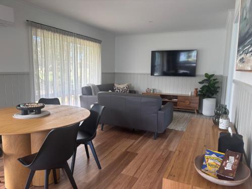 Prom Port Holiday Cottages-Wilsons Prom,Port Welshpool,Port Anthony, Barry Beach - Fishing in Tūra