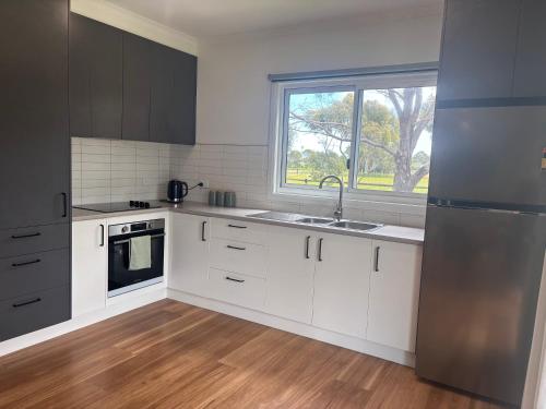 Prom Port Holiday Cottages-Wilsons Prom,Port Welshpool,Port Anthony, Barry Beach - Fishing in Tūra