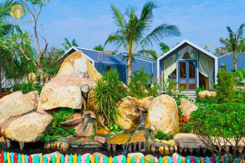 Exterior view, Son Tien - Amazing Island Resort in Long Binh