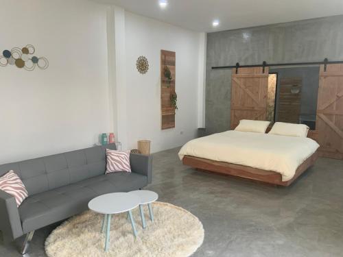 Studio Thakhek-private loft with terasse in South Thakhek