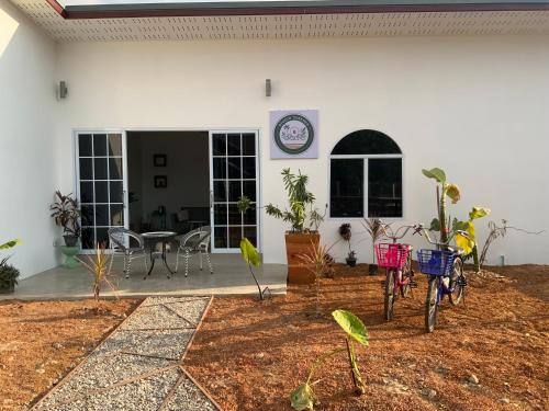 Studio Thakhek-private loft with terasse in South Thakhek
