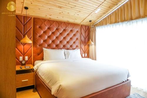 Son Tien - Amazing Island Resort in Long Binh
