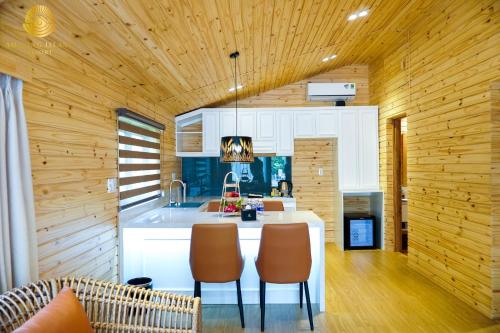Kitchen, Son Tien - Amazing Island Resort in Long Binh
