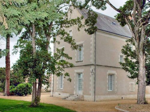 Gîte spacieux de 8 chambres avec jardin, Animaux admis, Wifi, Parking - FR-1-381-646 (Gite spacieux de 8 chambres avec jardin, Animaux admis, Wifi, Parking - FR-1-381-646) in 伊澤爾克勒茲河畔
