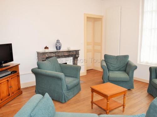 Gîte spacieux de 8 chambres avec jardin, Animaux admis, Wifi, Parking - FR-1-381-646 (Gite spacieux de 8 chambres avec jardin, Animaux admis, Wifi, Parking - FR-1-381-646) in 伊澤爾克勒茲河畔