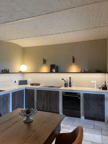 外部景觀, Three-Storey Retreat In Piedmont Wine Country in 羅卡韋拉諾