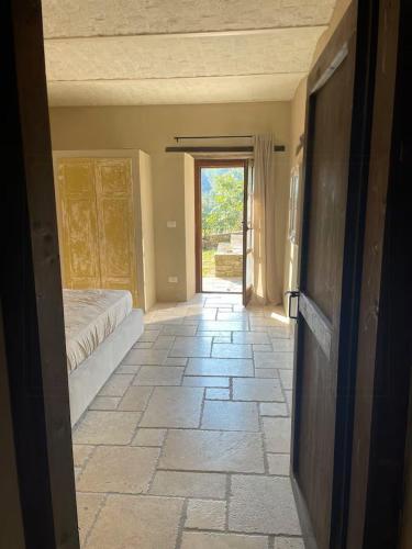外部景觀, Three-Storey Retreat In Piedmont Wine Country in 羅卡韋拉諾