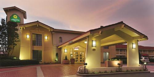 ทัศนียภาพภายนอกโรงแรม, เบย์มอนต์ บาย วินด์แฮม กรีนวิลล์ วูดดรัฟ โร้ด (Baymont by Wyndham Greenville Woodruff Rd) in กรีนวิลล์ (SC)