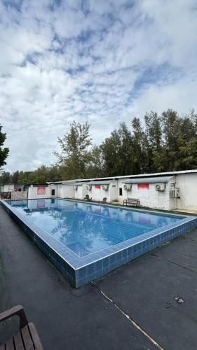 Swimming pool, D’Razna Inn in Kuala Terengganu