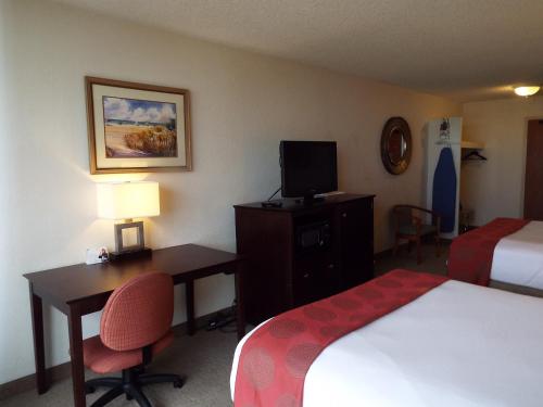 Ramada by Wyndham West Palm Beach Airport - image 7