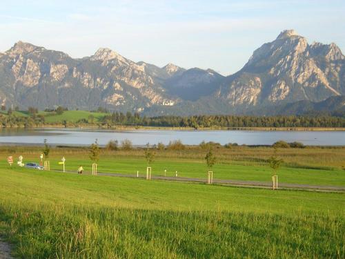 Ferienwohnung-Schlossberg-mit-Bergblick in Hopferau