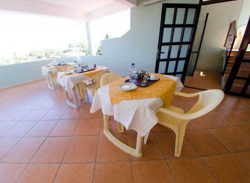 Ruoka ja Juomat, SM Lodge in Mauritius