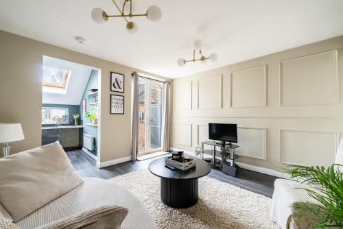 Flat with private garden in Рейгейт